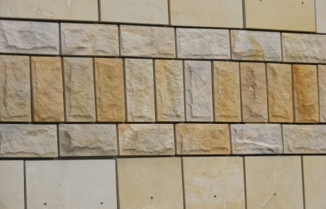 Fassadenplatten aus Sandstein